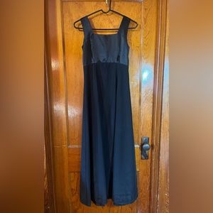 Stage accents black dress Size: 4